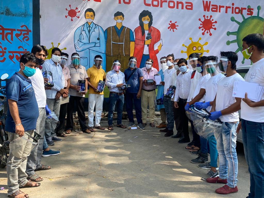 Kindness Diaries Charitable Trust gives Corona security to journalists