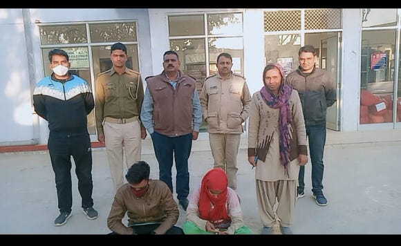 पति-पत्नी ने पडोसी के घर पर ही किया हाथ साफ़