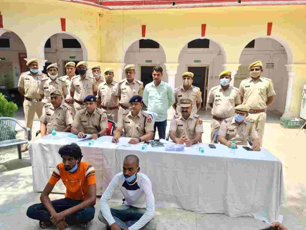 कोटपूतली थाना पुलिस ने आपसी रंजिश को लेकर दो दिन पूर्व अज्ञात बदमाशों द्वारा रात्रि के समय घर मे घुसकर किए गए ब्लाइंड मर्डर (Blind Murder) का पर्दाफाश कर दो आरोपियों को गिरफ्तार कर लिया है। 
