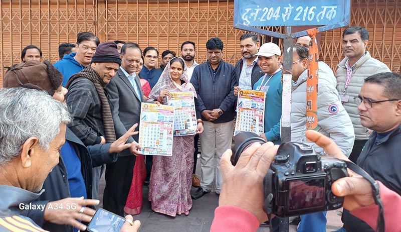 हेरिटेज महापौर  व आयुक्त  ने ’जागो जयपुर, जगमग जयपुर’ थीम के साथ धार्मिक स्थलों के अन्दर व आसपास सफाई हेतु विशेष सफाई अभियान (Cleaning Campaign) की सोमवार को ताड़केश्वर महादेव मंदिर में शुरुआत की।
